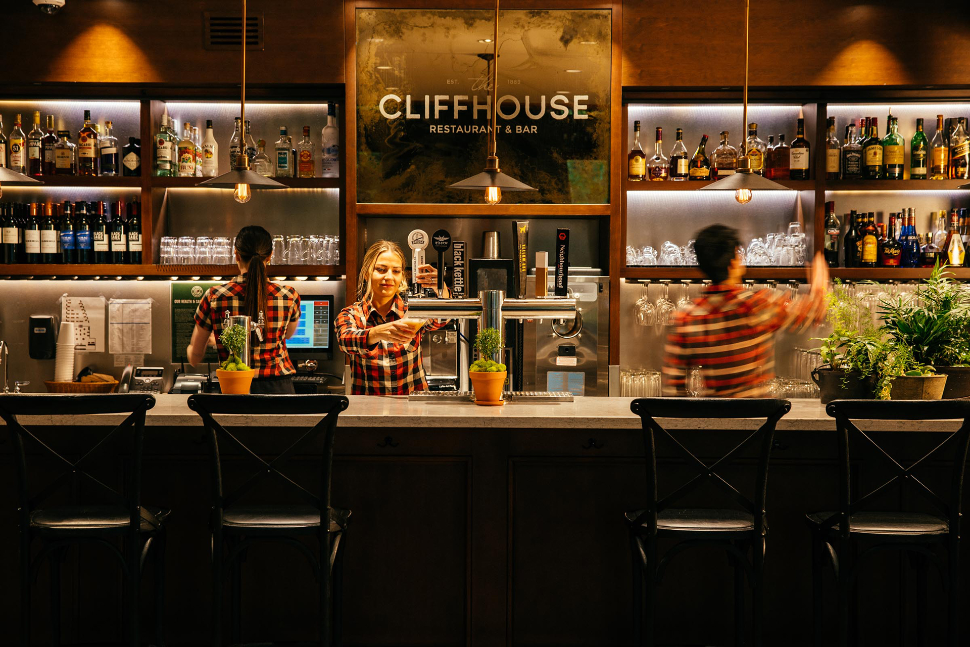 Cliff House Restaurant Capilano Suspension Bridge Park   R3226417 